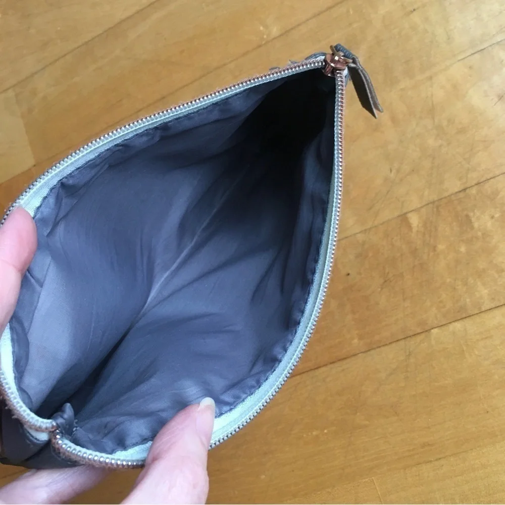 “FIND YOUR PURPOSE” Travel, Makeup, Cosmetic Bag, Gray, Teal Blue